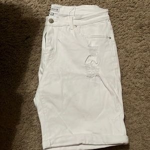 Diverso White denim shorts